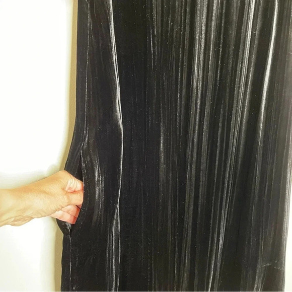 Garnet Hill Easy Velvet Dress in Black Silk Blend old money minimalist pockets - Picture 6 of 11